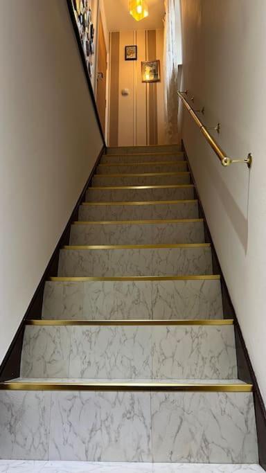 Palaz 6 - 2 Bedroom Flat เอ็ดมันตัน ภายนอก รูปภาพ