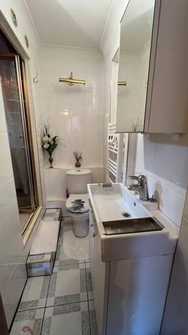 Palaz 6 - 2 Bedroom Flat เอ็ดมันตัน ภายนอก รูปภาพ