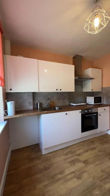Palaz 6 - 2 Bedroom Flat เอ็ดมันตัน ภายนอก รูปภาพ