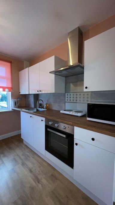 Palaz 6 - 2 Bedroom Flat เอ็ดมันตัน ภายนอก รูปภาพ
